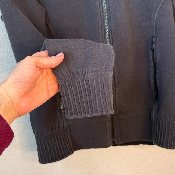 Lululemon Zip-Up Jacket Fitted Black size 8 Medium - Picture 3 of 11